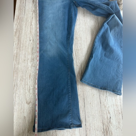 LOFT Curvy Button Front High Rise Kick Crop Jeans Indigo Wash 12 / 31 - Picture 7 of 12